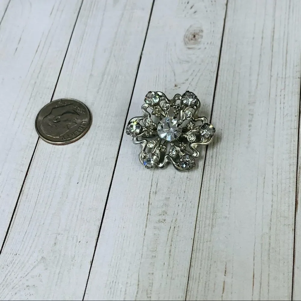 VTG Rhinestone Flower Brooch‎